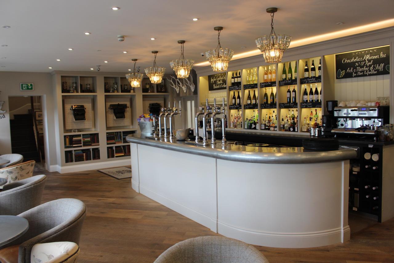 Foyles Of 5* Glasbury